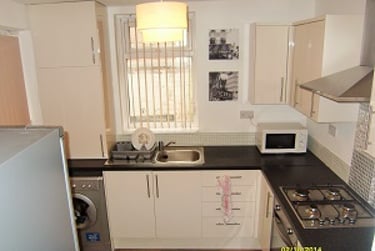 3 bed house, Mildred street, Near university, Salford, M72HG - Image 2