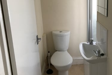 6 bed house, Lisson Grove, Mutley, Plymouth, PL47DL - Image 3