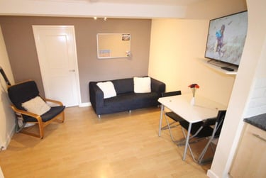 3 bed flat, Ainsley Court, Ainsley Road, Crookes, Sheffield, S101EU - Image 3