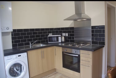 3 bed house, Catherine Street, Swansea, SA14JT - Image 1