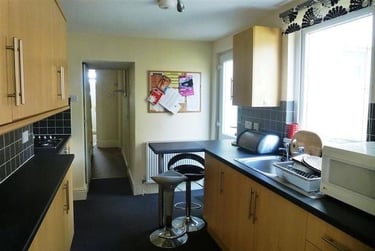3 bed house, Weston Park Road, Peverell, Plymouth, PL34NU - Image 4