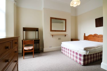 2 bed house, Evelyn Place, Near university, Plymouth, PL46HL - Image 3