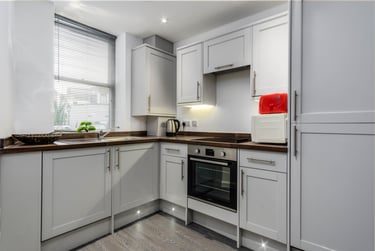 2 bed house, Elizabeth Court, City centre, Plymouth, PL12DH - Image 1