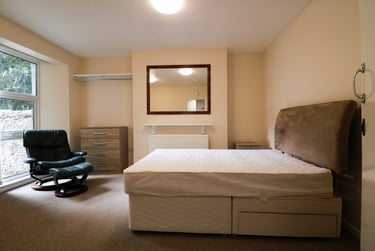 2 bed house, Evelyn Place, City Centre, Plymouth, PL46HL - Image 3