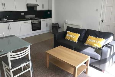 2 bed flat, Old Tiverton Road, Old tiverton rd area, Exeter, EX46NG - Image 2