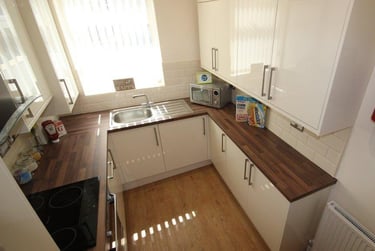 3 bed flat, Ecclesall Road, Ecclesall, Sheffield, S118PF - Image 3