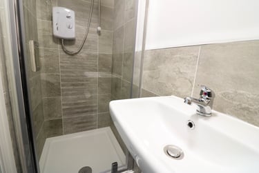 1 bed studio, Cheltenham Place, Mutley plain, Plymouth, PL47DZ - Image 7