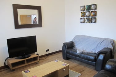 4 bed house, Oxford Street, Far Cotton, Northampton, NN48HE - Image 2