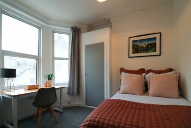 4 bed house, Glen Park Avenue, City Centre, Plymouth, PL46BA - Image 2