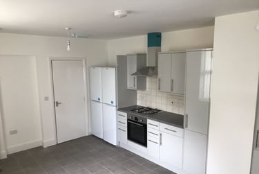6 bed house, Adams Avenue, Abington, Northampton, NN14LQ - Image 1