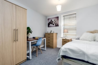 3 bed flat, 3 Whimple Street, City Centre, Plymouth, PL12DH - Image 2