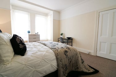 4 bed house, Glen Park Avenue, City Centre, Plymouth, PL46BB - Image 2