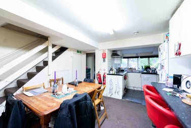 6 bed house, Coldharbour Lane, Camberwell, London, SW98SE - Image 1
