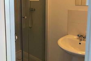 2 bed flat, Old Tiverton Road, St Sidwells, Exeter, EX46NG - Image 7