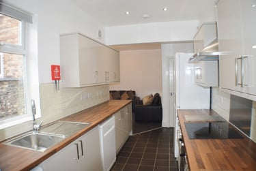 3 bed house, Shelton Street, Arboretum, Nottingham, NG31DU - Image 2