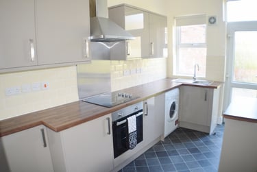 4 bed house, Beeston Road, Dunkirk, Nottingham, NG72JR - Image 2