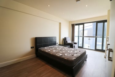 1 bed studio, 22 Constantine Street, City Centre, Plymouth, PL48AF - Image 3