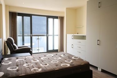 1 bed studio, 22 Constantine Street, City Centre, Plymouth, PL48AF - Image 1
