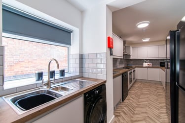 6 bed house, Uttoxeter New Rd, Uttoxeter new road, Derby, DE223NP - Image 3