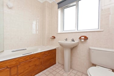 6 bed house, McWilliam Close, Talbot village, Bournemouth, BH125HP - Image 7