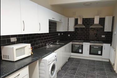 10 bed house, Upper Hanover Street, Broomhall, Sheffield, S37RQ - Image 2