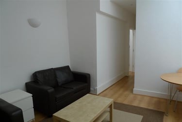 4 bed flat, Warwick Road, Earls court, London, SW59EJ - Image 9