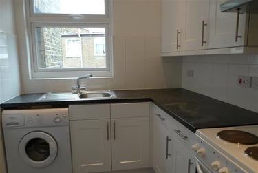 4 bed flat, Warwick Road, Earls court, London, SW59EJ - Image 1
