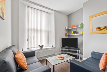 6 bed flat, Bedford terrace, North hill, Plymouth, PL48EY - Image 2