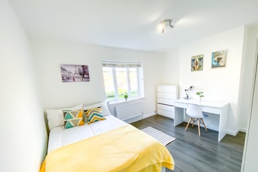 4 bed flat, Elizabeth Close, E14, London, E146DW - Image 1