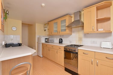 2 bed flat, St. Davids Hill, St davids, Exeter, EX44BE - Image 3