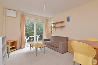 2 bed flat, St. Davids Hill, St davids, Exeter, EX44BE - Image 1