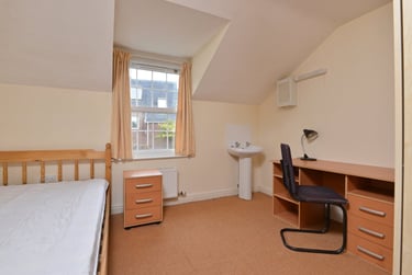 4 bed flat, St. Davids Hill, St davids, Exeter, EX44BE - Image 3
