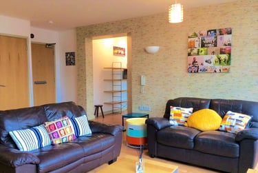 2 bed flat, Portland road, Canning circus, Nottingham, NG74HS - Image 1