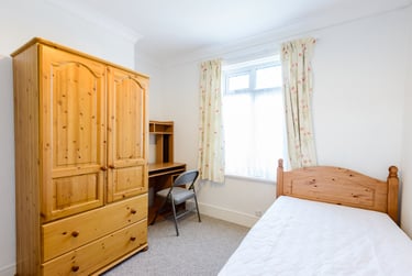 7 bed house, Alder road, Near university, Bournemouth, BH124AB - Image 2