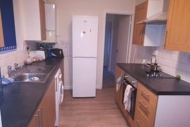 4 bed house, Whitworth road, Abington, Northampton, NN14HJ - Image 2