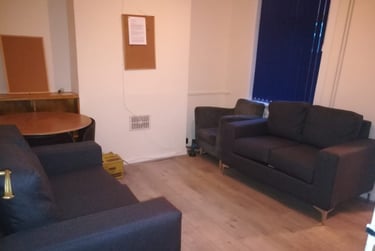 4 bed house, Whitworth road, Abington, Northampton, NN14HJ - Image 3