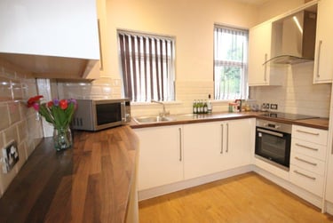3 bed flat, Junction road, Hunters bar, Sheffield, S118XA - Image 3