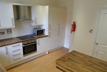 6 bed house, Clarke street, Near university, Sheffield, S102BS - Image 3