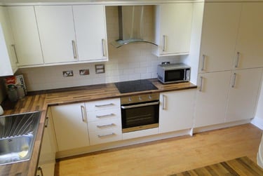 6 bed house, Clarke street, Near university, Sheffield, S102BS - Image 2