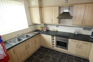 6 bed house, Broom street, City Centre, Sheffield, S102DA - Image 2