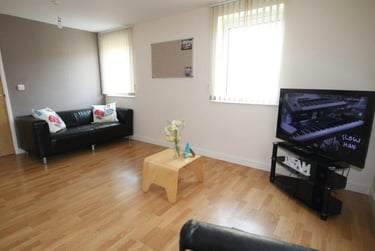 3 bed flat, Broom street, City Centre, Sheffield, S102DA - Image 2
