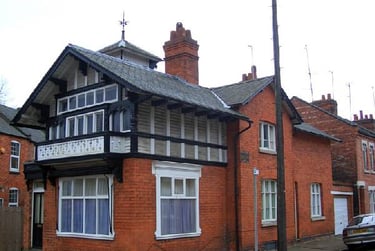 5 bed house, Victoria Gardens, City centre, Northampton, NN13LF - Image 1