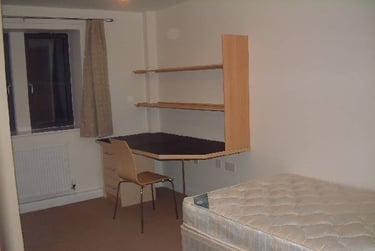 5 bed flat, Kirkstall Lane, Kirkstall, Leeds, LS53BE - Image 2