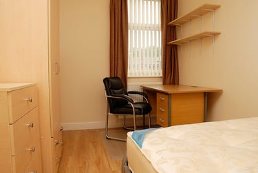 4 bed house, Eston street, Victoria park, Manchester, M130FF - Image 1