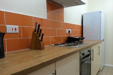 4 bed house, Clarendon road, Near university, Middlesbrough, TS13DW - Image 1