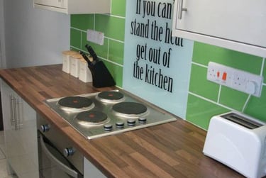 4 bed house, Clarendon road, Near university, Middlesbrough, TS13DW - Image 1