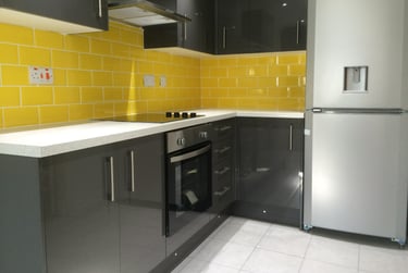 5 bed house, Clifton street, Near university, Middlesbrough, TS14BY - Image 1