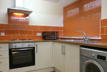 3 bed house, Jedburgh street, Near university, Middlesbrough, TS12HX - Image 1