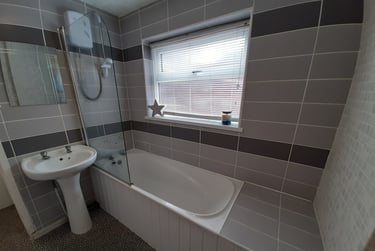 2 bed house, Maple street, Near university, Middlesbrough, TS13DS - Image 2