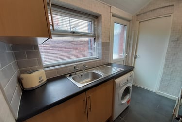 2 bed house, Maple street, Near university, Middlesbrough, TS13DS - Image 6
